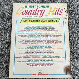 Vintage Music book 1977 piano voice and guitar country hits sheet music book